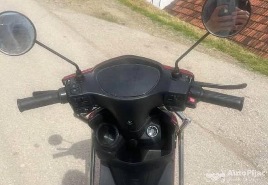 elektricni_skuter_250w_7_polovni_automobili_autopijac.rs