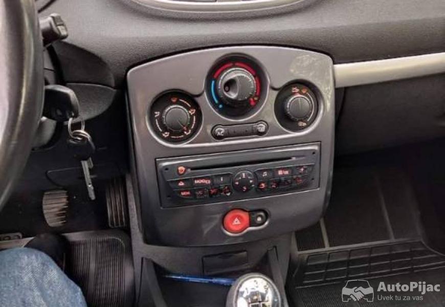 2012_renault_clio_3_restyling_13_polovni_automobili_autopijac.rs