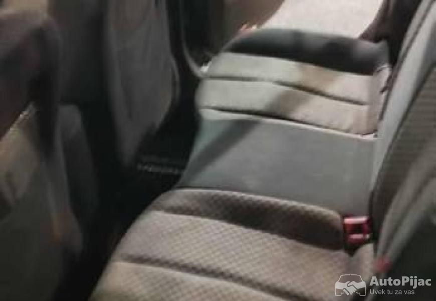 reno_megan_2_15_9_polovni_automobili_autopijac.rs