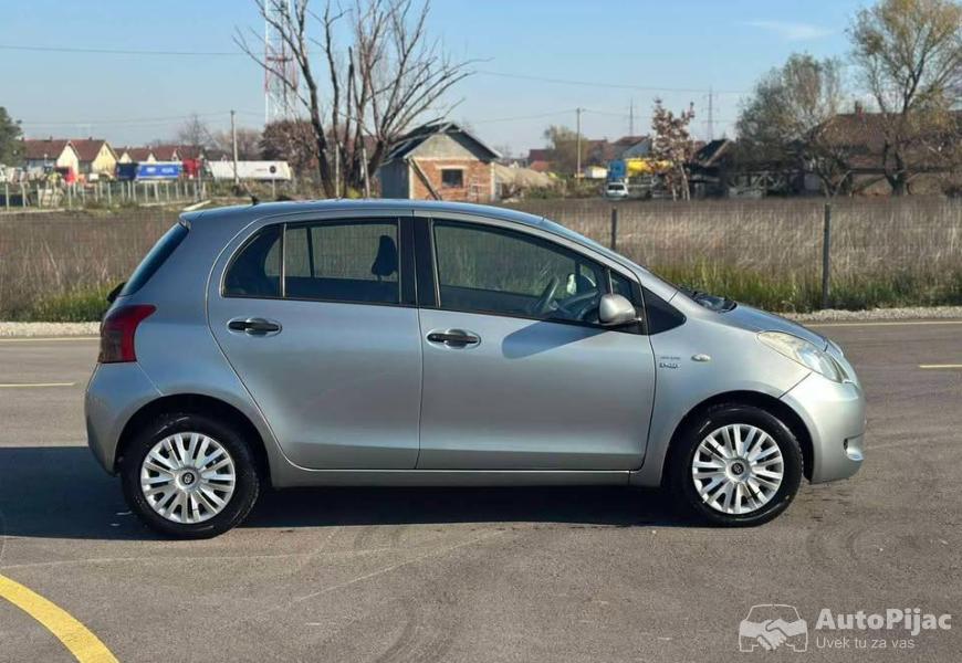 toyota_yaris_14_d_7_polovni_automobili_autopijac.rs