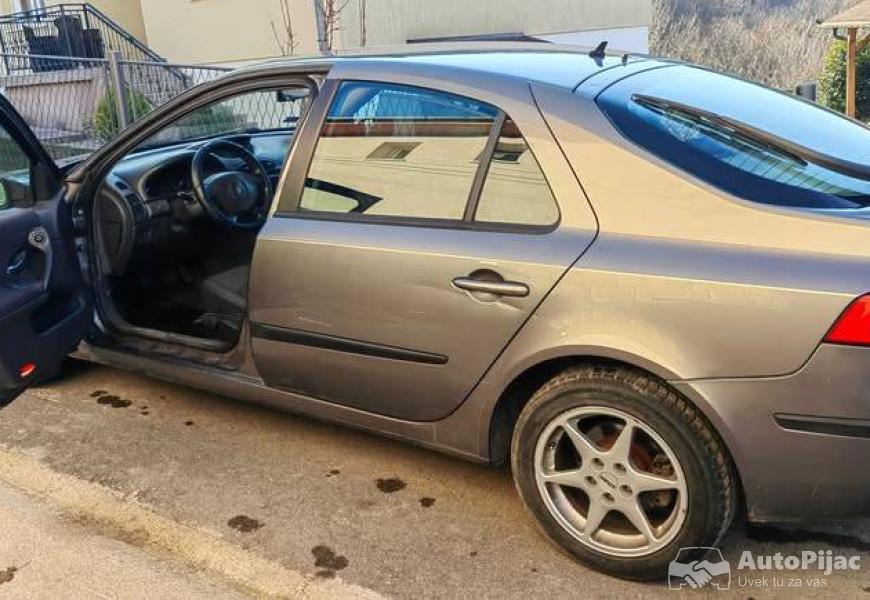 2004_renault_laguna_2_7_polovni_automobili_autopijac.rs