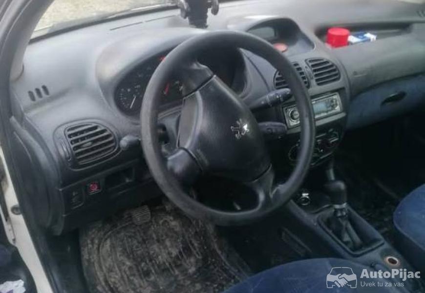 pezo_206_5_polovni_automobili_autopijac.rs
