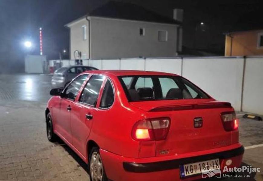 seat_cordoba_1_polovni_automobili_autopijac.rs