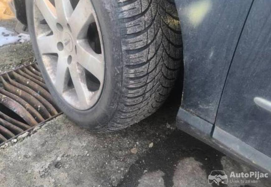 passat_b6_20_fsi_moze_zamena_14_polovni_automobili_autopijac.rs