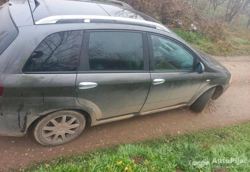 na_prodaju_fiat_croma_bez_prava_na_registraciju_15_1_polovni_automobili_autopijac.rs
