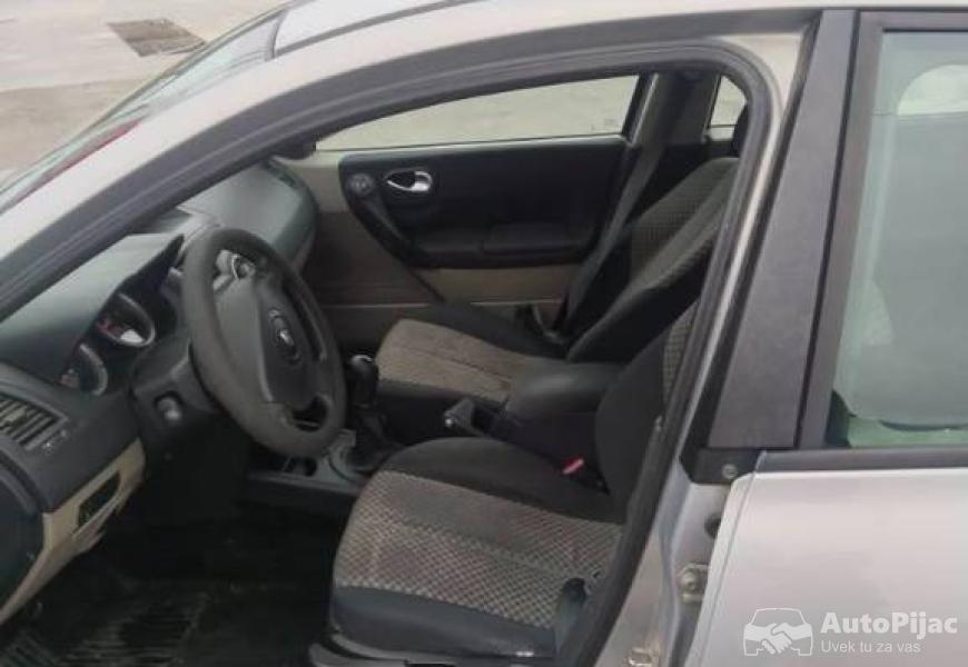 reno_megan_16_benzin_2003_god_reg_do_9_meseca_8_polovni_automobili_autopijac.rs