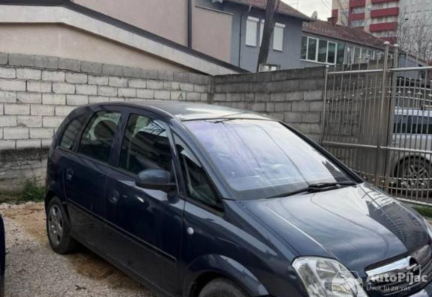 dajem_vise_auta_za_jedan_moze_i_dva_moze_i_sva_8_polovni_automobili_autopijac.rs