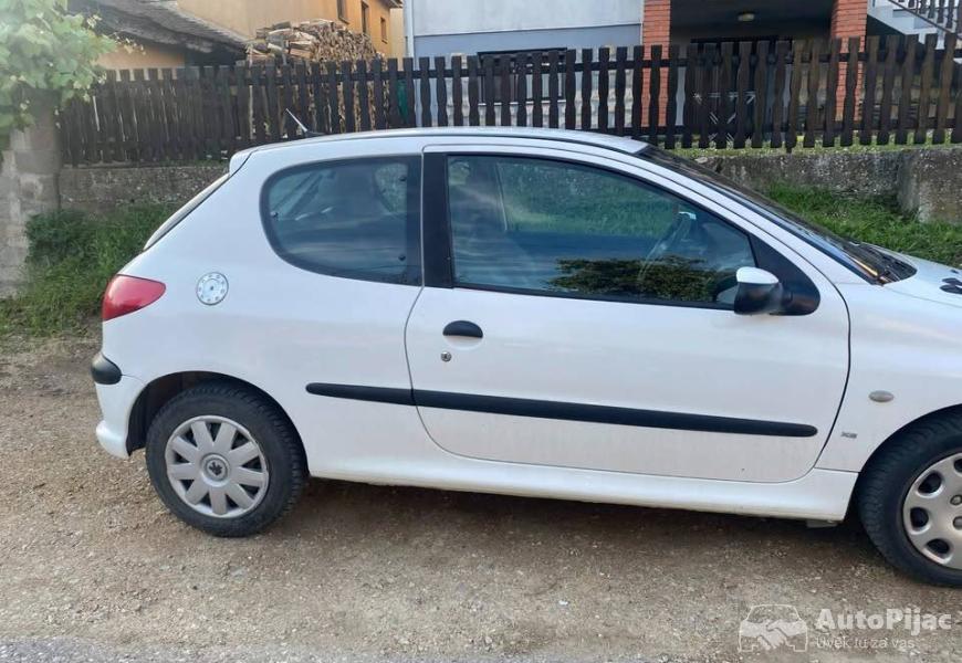 2001_peugeot_206_3_polovni_automobili_autopijac.rs