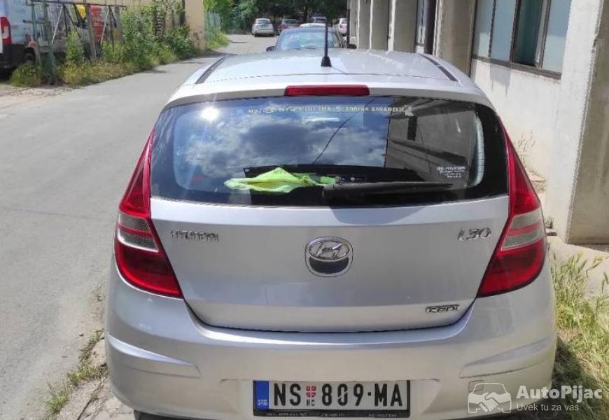 hyndai_i_30_16_crdi_2009_god_6_polovni_automobili_autopijac.rs