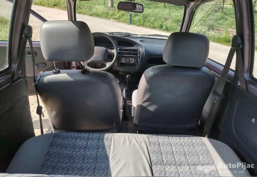 dajhacu_2000_god_800_kubika_11_polovni_automobili_autopijac.rs