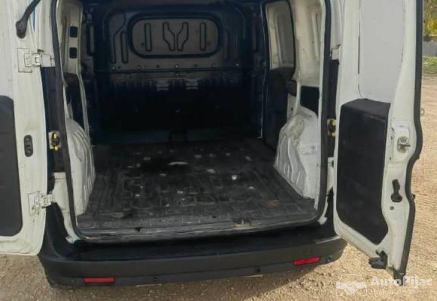 fiat_doblo_benzin_metan_15_polovni_automobili_autopijac.rs