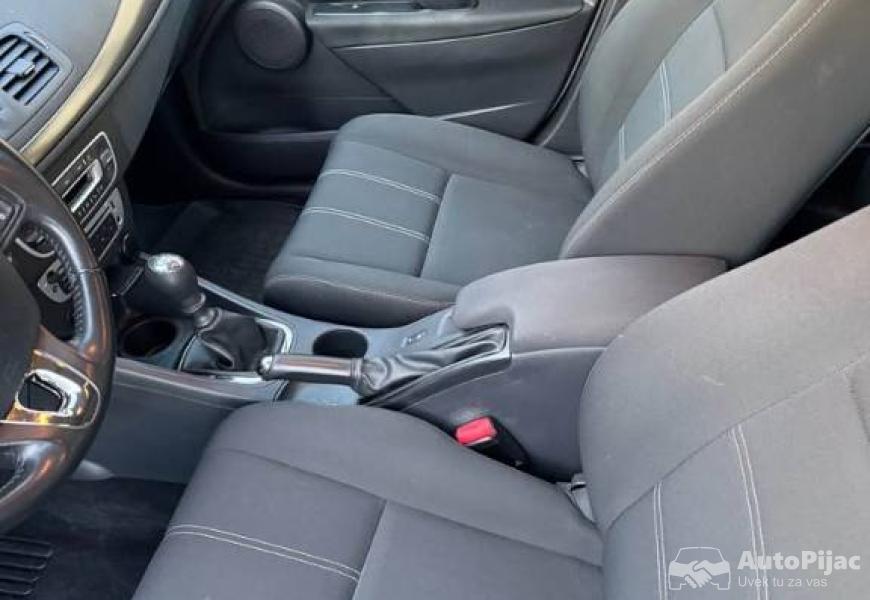 reno_megane_15dci_9_polovni_automobili_autopijac.rs