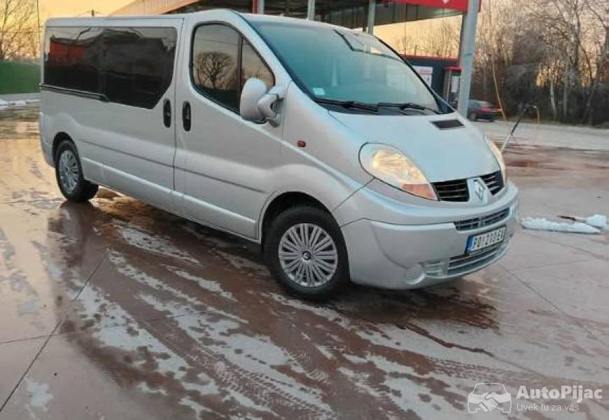 putnicki_kombi_reno_trafik_2_polovni_automobili_autopijac.rs