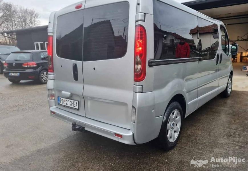 putnicki_kombi_reno_trafik_6_polovni_automobili_autopijac.rs