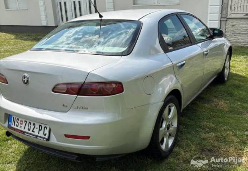 alfa_romeo_159_dizel_3_polovni_automobili_autopijac.rs
