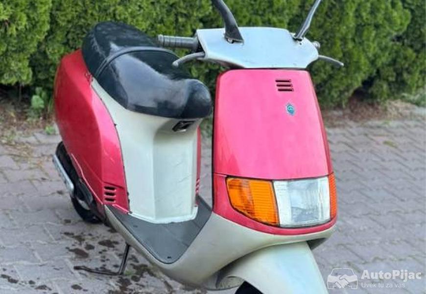 piaggio_sfera_2_polovni_automobili_autopijac.rs