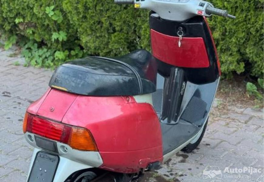 piaggio_sfera_4_polovni_automobili_autopijac.rs