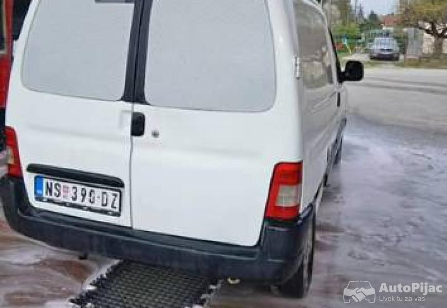 pezo_partner_1_polovni_automobili_autopijac.rs