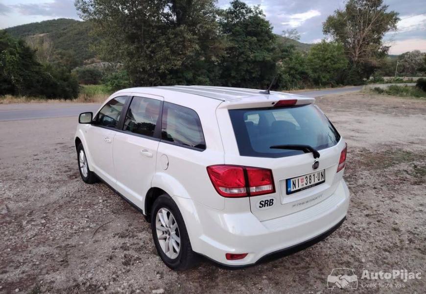 prodajem_dzip_fiat_freemont_2013godiste_20jtd_7sed_3_polovni_automobili_autopijac.rs