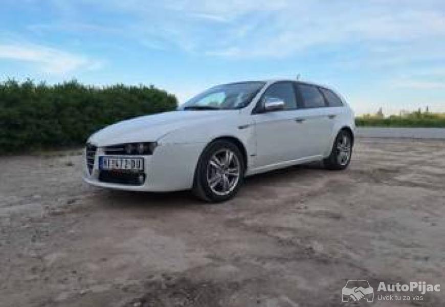 alfa_20_jtdm100kw2012god_moze_zamena_bez_ulaganja_2_polovni_automobili_autopijac.rs