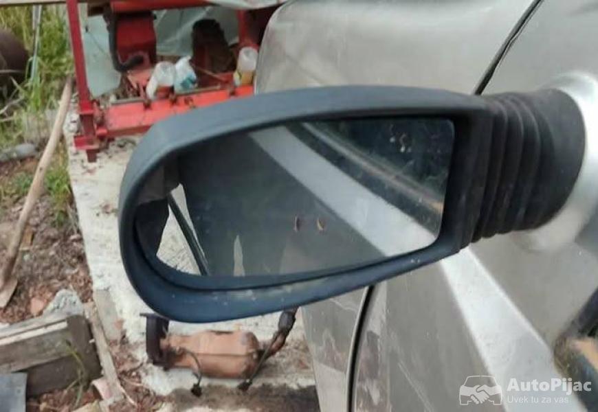 fiat_punto_12_8v_delovi_8_polovni_automobili_autopijac.rs