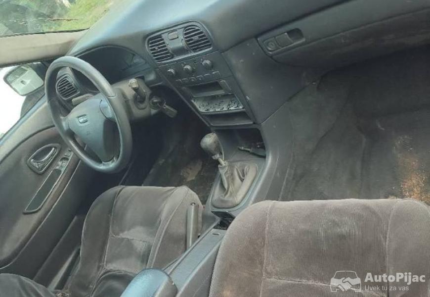 volvo_v40_19dci_85kw_12_polovni_automobili_autopijac.rs