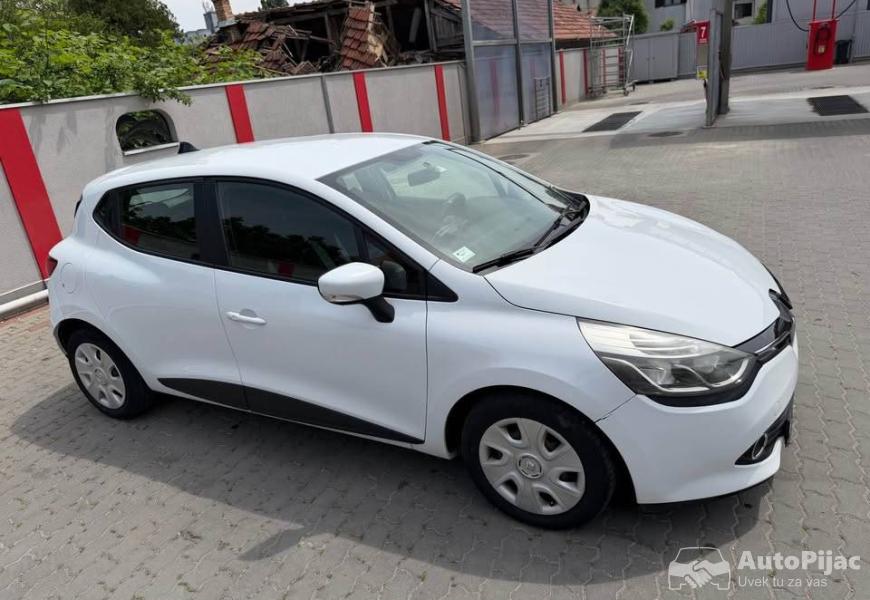 reno_clio_15_dci_2015_god_4_polovni_automobili_autopijac.rs