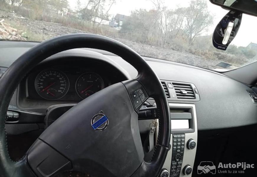 volvo_c30_20_dizel_2008_god_auto_se_vodi_na_mene_r_3_polovni_automobili_autopijac.rs