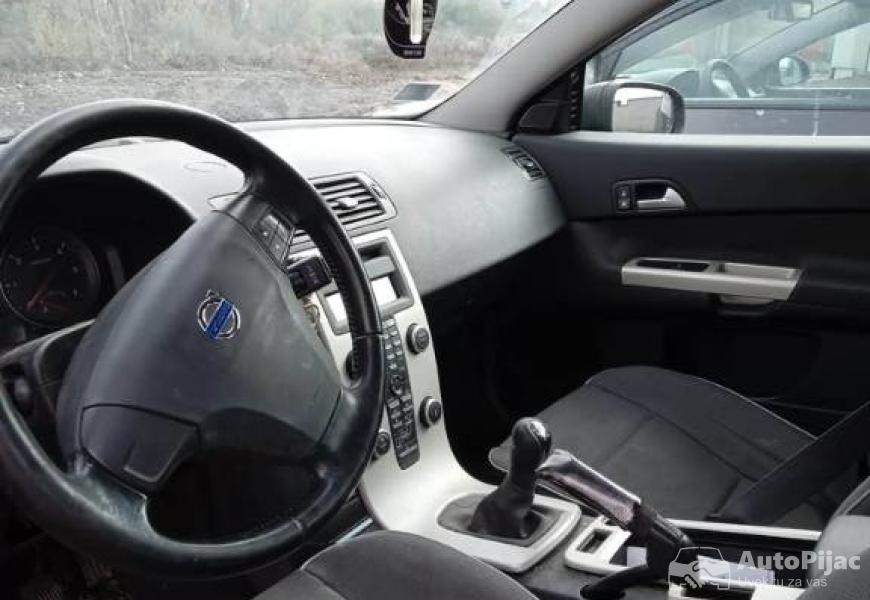 volvo_c30_20_dizel_2008_god_auto_se_vodi_na_mene_r_5_polovni_automobili_autopijac.rs