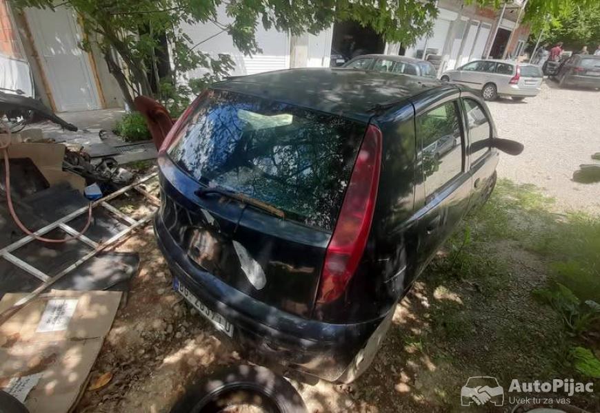 2001_fiat_punto_2_11_polovni_automobili_autopijac.rs