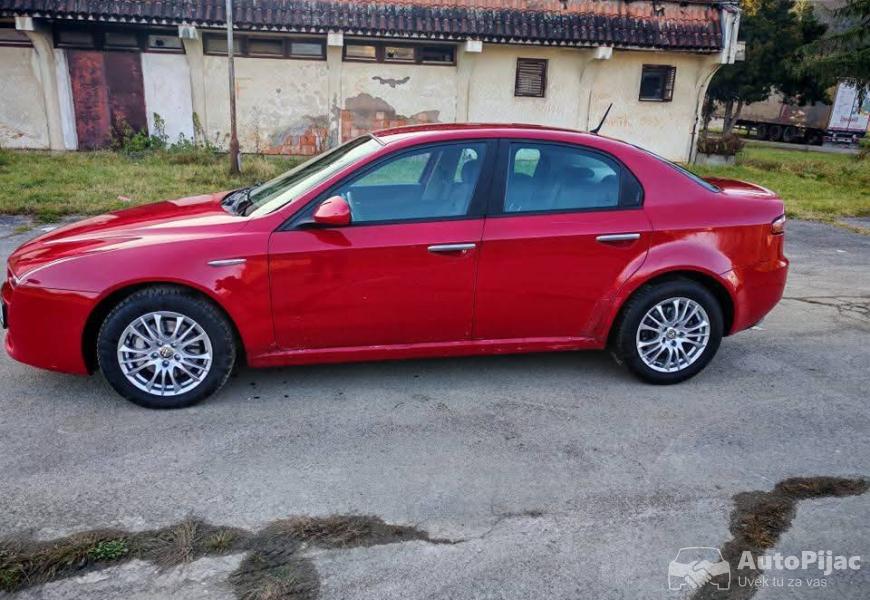 alfa_romeo_159_19_jtdm_2009_godiste_reg_do_1510202_3_polovni_automobili_autopijac.rs