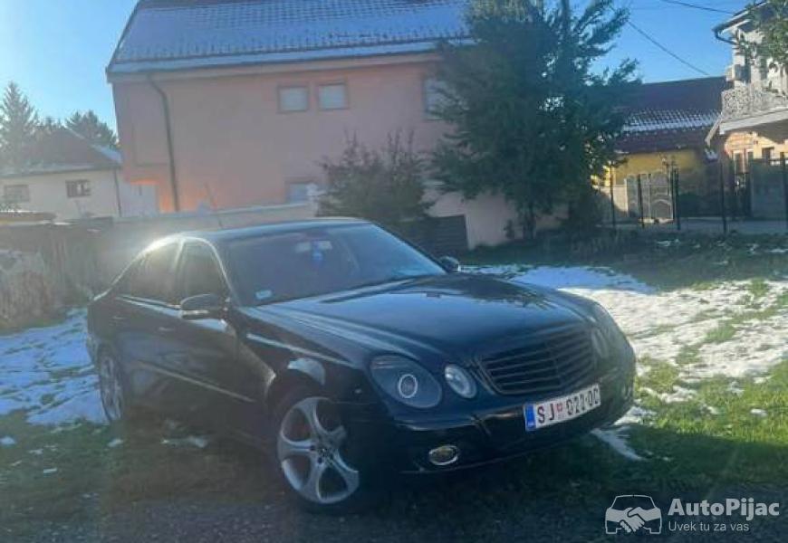 mercedes_e_200_4_polovni_automobili_autopijac.rs