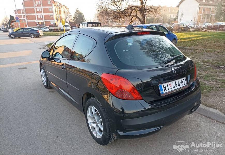 peugeot_207_14_2006_god_5_polovni_automobili_autopijac.rs