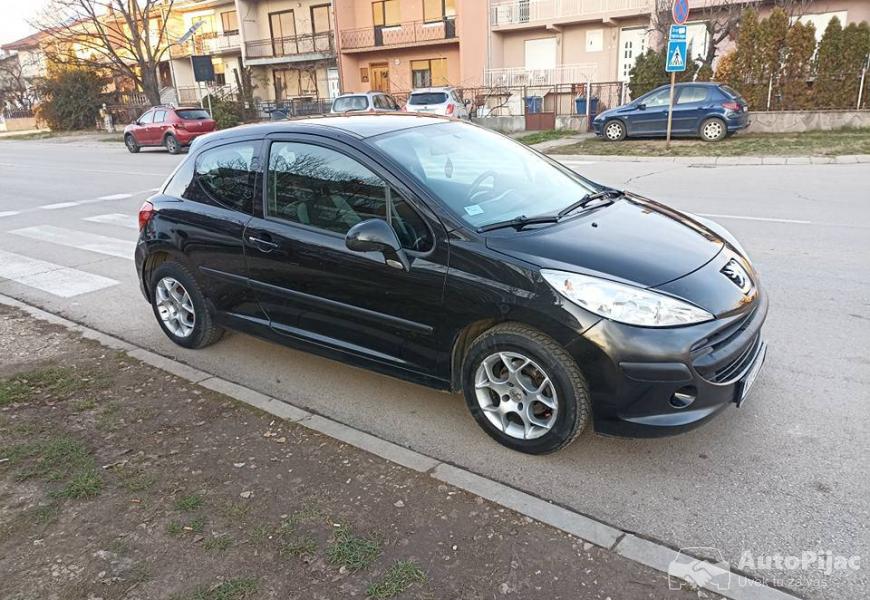 peugeot_207_14_2006_god_9_polovni_automobili_autopijac.rs
