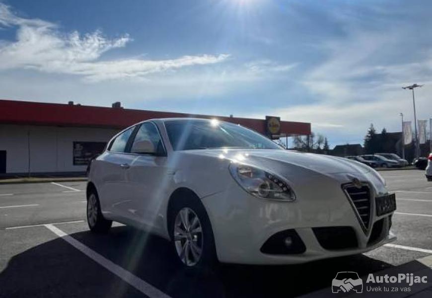 2012_alfa_romeo_giulietta_16_jtdm_77kw_12_polovni_automobili_autopijac.rs