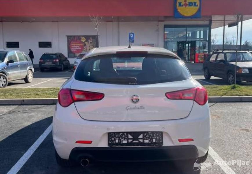2012_alfa_romeo_giulietta_16_jtdm_77kw_8_polovni_automobili_autopijac.rs
