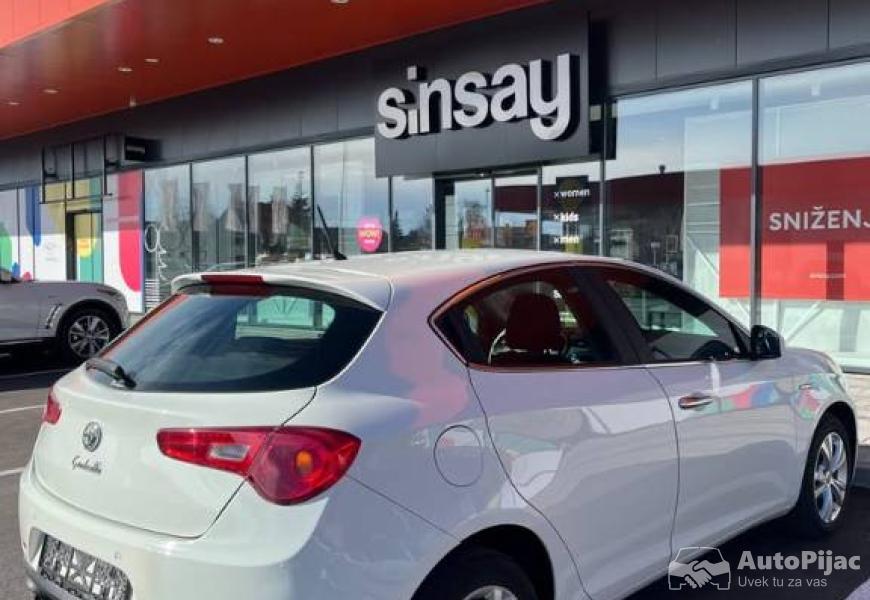 2012_alfa_romeo_giulietta_16_jtdm_77kw_9_polovni_automobili_autopijac.rs