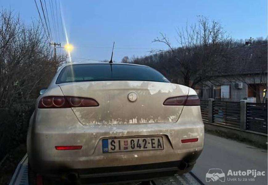 alfa_romeo_159_24_q4_209ks_reg_140126_9_polovni_automobili_autopijac.rs