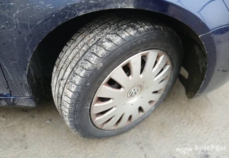 golf_5_14_benzin_delovii_4_polovni_automobili_autopijac.rs