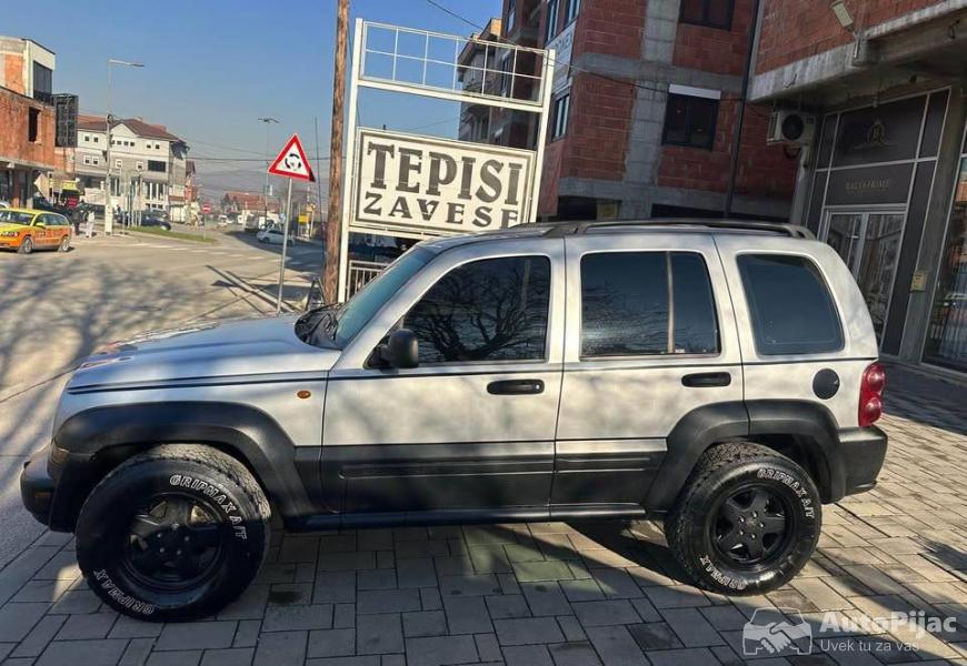 jeep_liberty_5_polovni_automobili_autopijac.rs