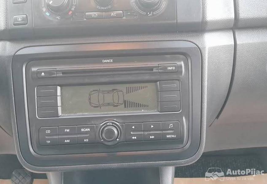 skoda_roomster_12benzin_2008god_2_polovni_automobili_autopijac.rs