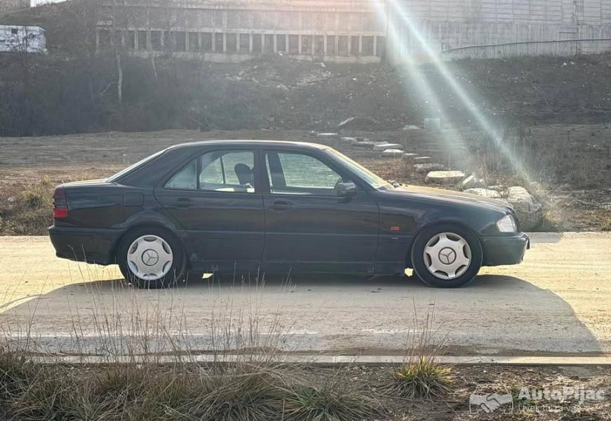 mercedesbenz_c180_3_polovni_automobili_autopijac.rs