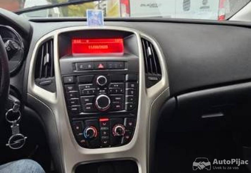 opel_astra_j_2011_12_polovni_automobili_autopijac.rs