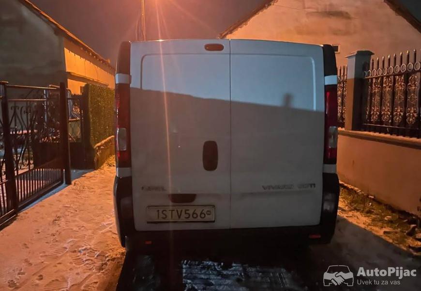 reno_trafik_20_dizel_2014_god_potrebna_je_samo_car_4_polovni_automobili_autopijac.rs