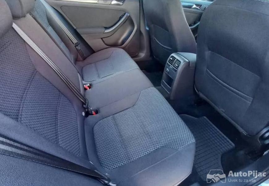 na_prodaju_volkswagen_jetta_10_polovni_automobili_autopijac.rs