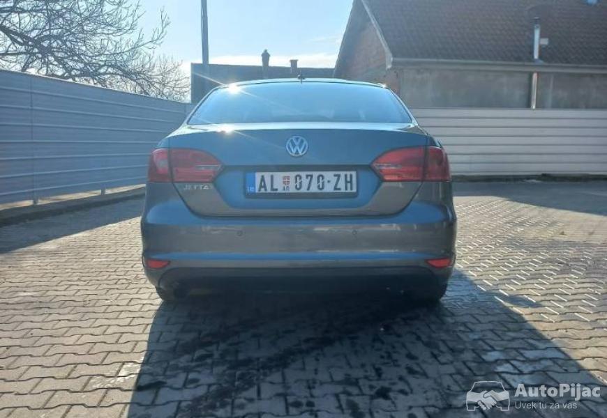 na_prodaju_volkswagen_jetta_15_polovni_automobili_autopijac.rs