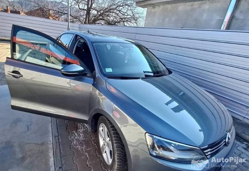 na_prodaju_volkswagen_jetta_1_polovni_automobili_autopijac.rs