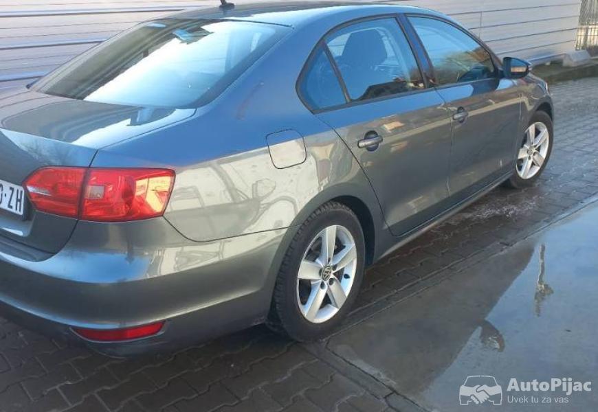 na_prodaju_volkswagen_jetta_5_polovni_automobili_autopijac.rs