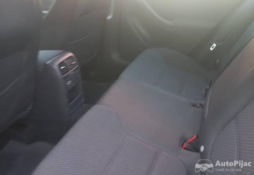na_prodaju_volkswagen_jetta_7_polovni_automobili_autopijac.rs