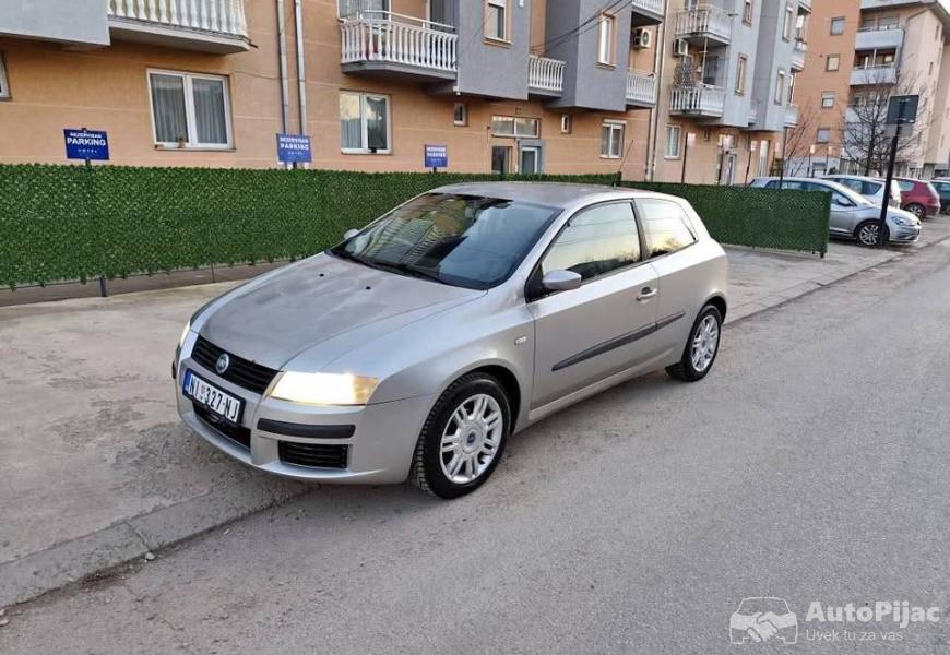 fiat_stilo_16_reg_cele_godine_1_polovni_automobili_autopijac.rs